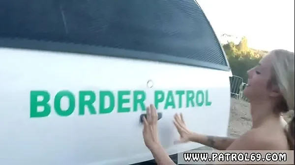 Grande Fake cop wife anal xxx Amateur Threesome for Border Slut tubo quente