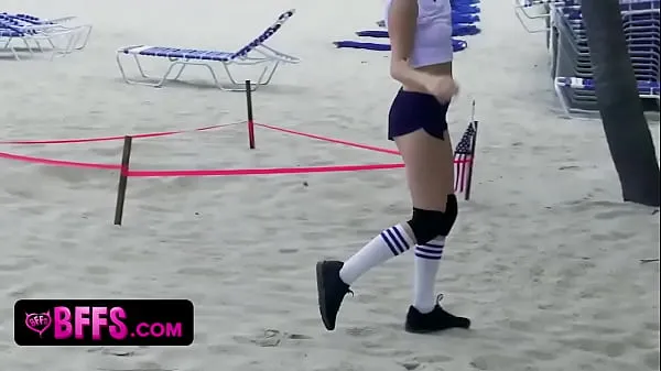 Ống ấm áp 3 Teen Volleyball Players Fucked lớn