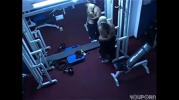 Velká Friends Caught fucking at the Gym - Spy Cam teplá trubice