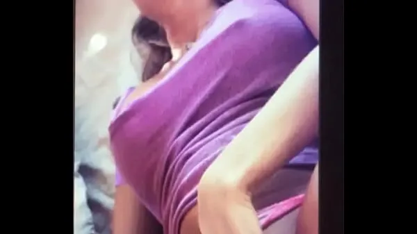 Veľká What is her name?!!!! Sexy milf with purple panties please tell me her name teplá trubica