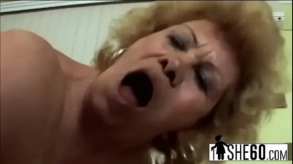 Stort she6-24-8-217-granny-gets-down-and-dirty-sucking-and-fucking-hi-3 varmt rør