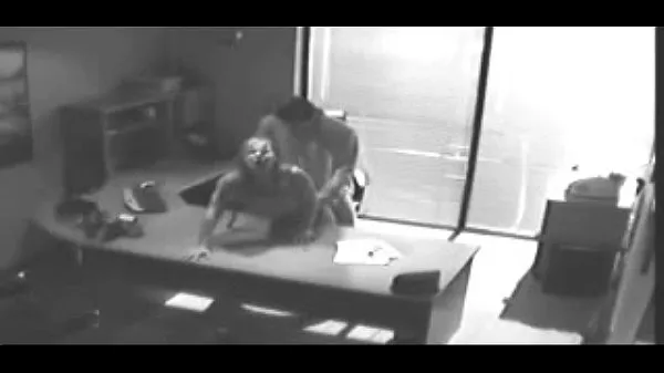 Velika Security camera Films Sex At Office On Desk topla cev