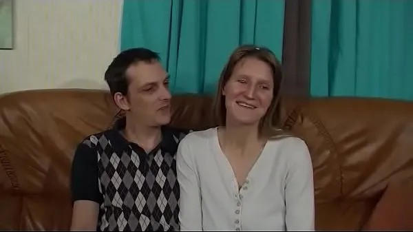 Большая Возбужденную милфу-домохозяйку трахнул ее муж перед камерой в любительском видео теплая трубка