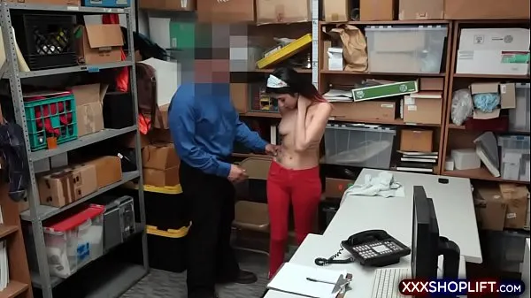 大Cutie latina shoplifter got caught and punish fucked暖管