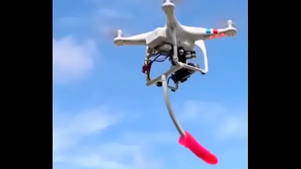 Velika drone sex topla cev