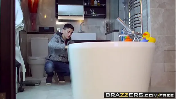 Grande Brazzers - Got Boobs - Leigh Darby Jordi El Polla - Dando banho em seus amigos Dirty Mama tubo quente