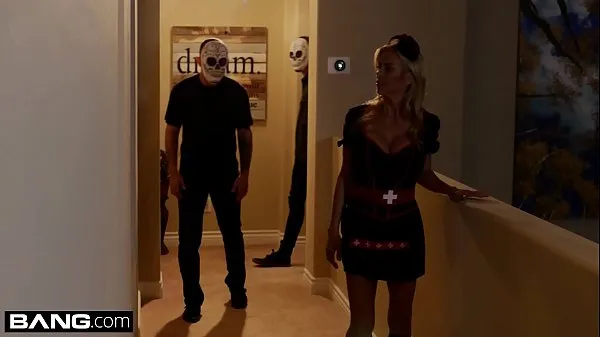 BANG Confessions - Alexis Fawx gives her stepson a Halloween Treat أنبوب دافئ كبير