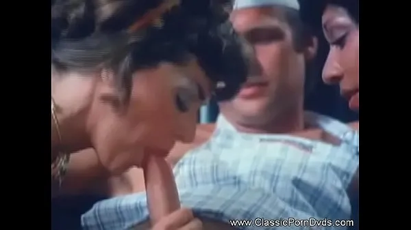 Vintage Double Blowjob For The Cook أنبوب دافئ كبير