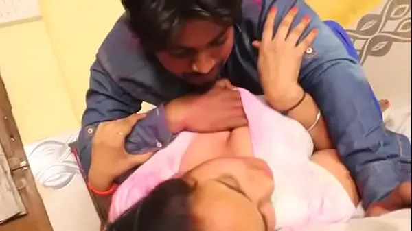 indian big boob aunty real video Tiub hangat besar