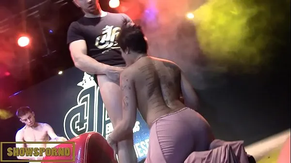 Büyük Brazilian brunette and blonde trans orgy on stage sıcak Tüp