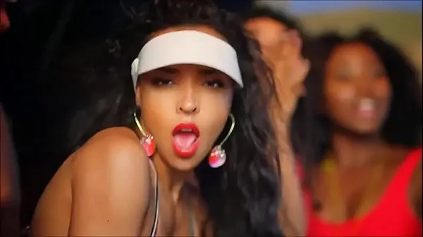 Velká Tinashe - Superlove - Official x-rated music video -CONTRAVIUS-PMVS teplá trubice