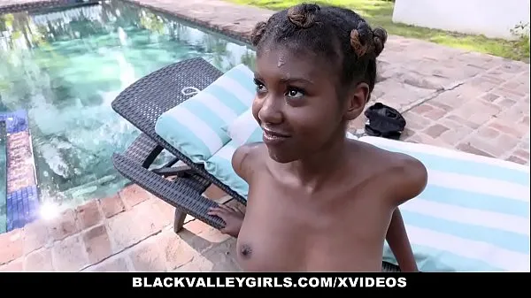 BlackValleyGirls - Hot Ebony Teen (Daizy Cooper) Fucks Swim Coach أنبوب دافئ كبير