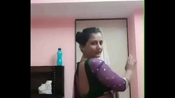 Busty pooja bhabhi seductive dance أنبوب دافئ كبير
