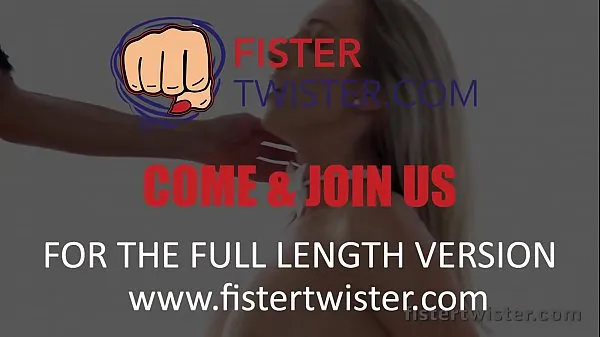Stort Fistertwister - Pretty blonde Foxie gets her pussy fisted hard by Lexi Dona varmt rör