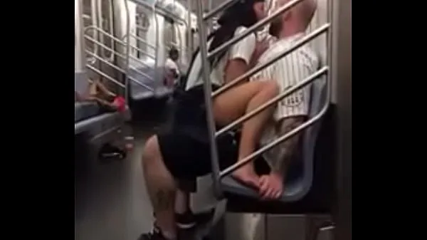 Nagy sex on the train meleg cső
