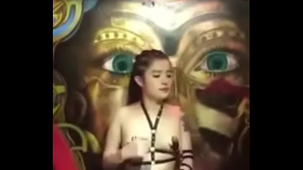 Girl playing DJ without bra and showing nipples and big boobs Tabung hangat yang besar