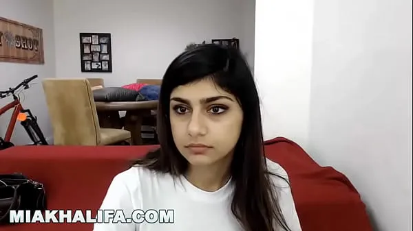 Ống ấm áp Mia Khalifa - Behind The Scenes Blooper (Can You See Me lớn