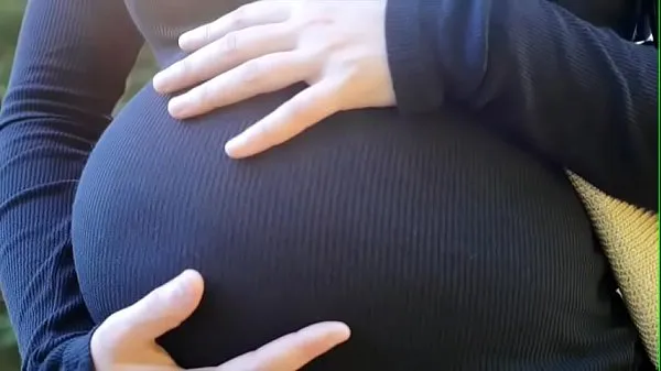 Velká embarazando a mama teplá trubice