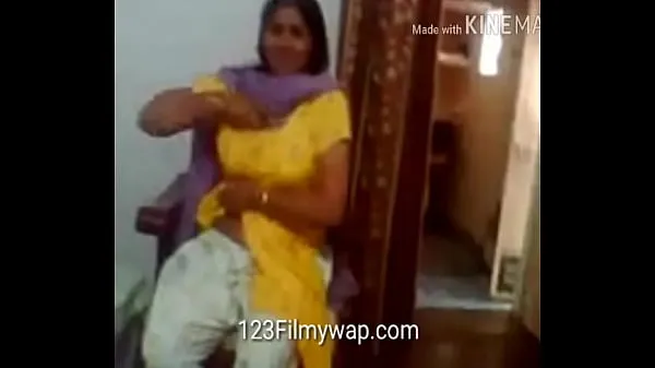 Veľká Indian School Teacher Showing Boobs To school student teplá trubica