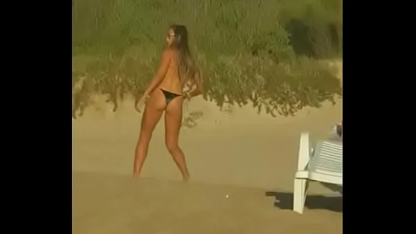 Veľká Beautiful girls playing beach volley teplá trubica