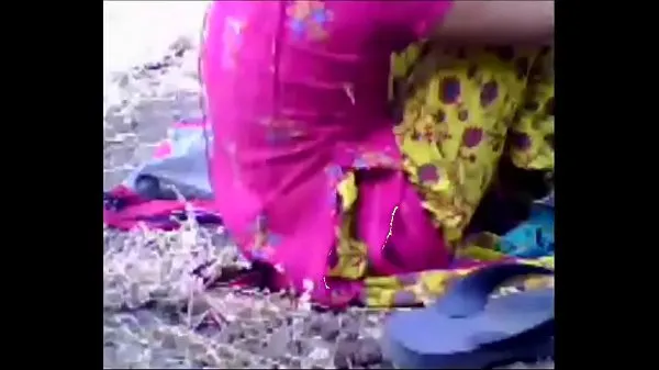 Velika Muslim girl fuck with her boyfriend in to the forest. Delhi Indian sex video topla cev