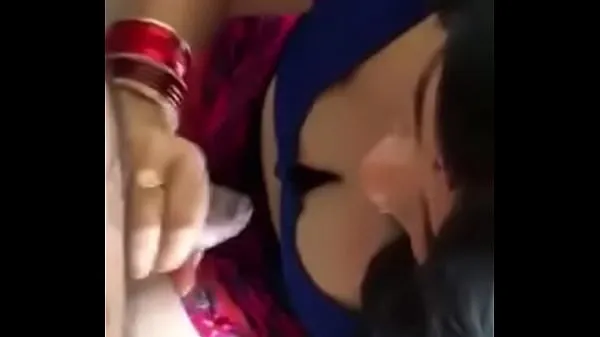 Grote Indian Deai Bhabhi bhabhj sucking dick and fucking in doggy style..MOV warme buis