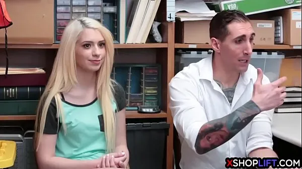 Suuri Hot blonde teen fucked in front of her stepdad by security lämmin putki