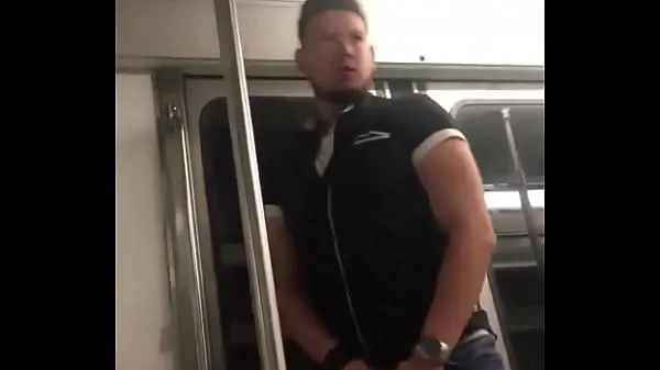 Grote Sucking Huge Cock In The Subway warme buis