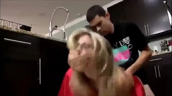 Stort Young step Son Fucks his Hot stepMom in the Kitchen varmt rør