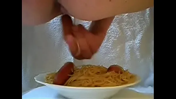 Nagy Masturbating with food meleg cső
