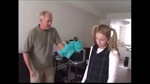 Little Daugter punished by her old horny أنبوب دافئ كبير