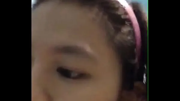 Indonesian girl bath on webcam part 2 أنبوب دافئ كبير