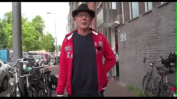Gros Lustful old boy goes amsterdam tube chaud