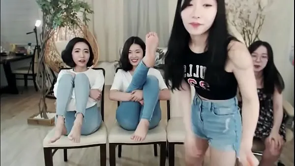 Stort Korean girls get bastinado varmt rør