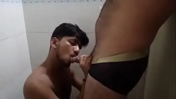Suuri indian desi tamil gay suck lämmin putki