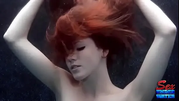 Nagy Elle Alexandra is Elle'Agant Red Underwater meleg cső