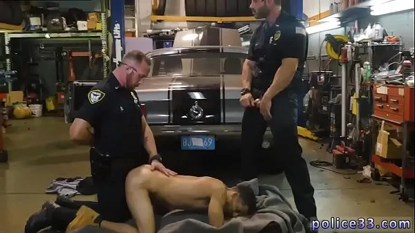 Stort Big dick cops gay Get ravaged by the police varmt rør