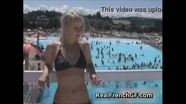 Ống ấm áp frenchgfs fuck blonde hard blowjob cum french girlfriend suck at swimming pool lớn