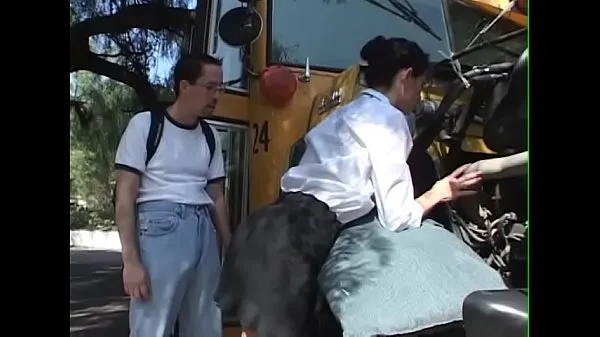 Stort Schoolbusdriver Girl get fuck for repair the bus - BJ-Fuck-Anal-Facial-Cumshot varmt rør