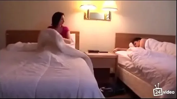 Ống ấm áp Step sister seduces her to play with her lớn