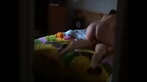 大step Son filmed his step father putting the cock in his step mother's pussy暖管
