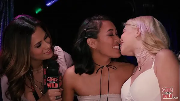 Μεγάλος GIRLS GONE WILD - Young Riley Experience Lesbian Sex For First Time θερμός σωλήνας