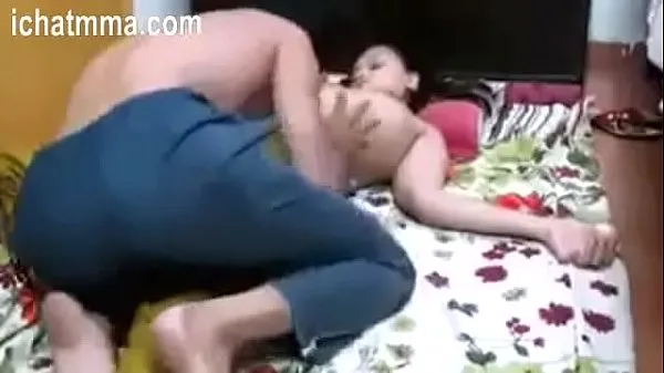 Suuri Desi hot couple Suhaag Raat Fucking With Full Lights On In Bedroom Full Indian Sex lämmin putki