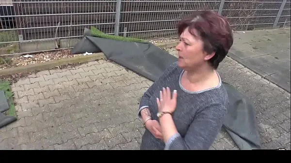 Nagy HAUSFRAU FICKEN - German Housewife gets full load on jiggly melons meleg cső