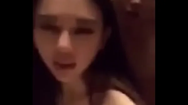 Grote Asian girl having anal defloration warme buis