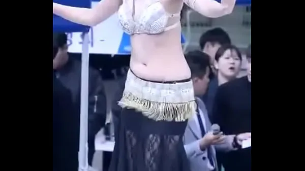 Ống ấm áp Sexy beautiful girl in public place lớn