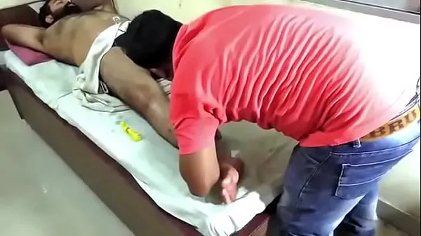Velika hairy indian getting massage topla cev