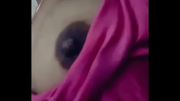 Velika Deshi tamil aunty boobs show topla cev