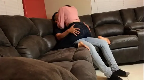 Gorgeous Girl gets fucked by Landlord in Couch - Lexi Aaane أنبوب دافئ كبير