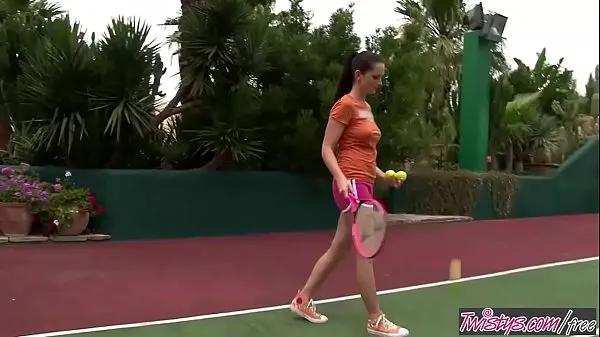 Stort Twistys - (Sandra Shine) starring at Tennis Anyone varmt rør